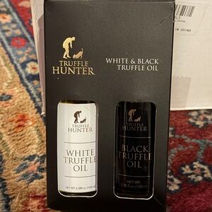 Black and White Truffle Oil Truffle Hunter